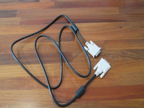 Computer-Kabel schwarz Länge 1,7 m mit weissen Stecker (443)