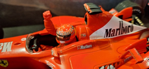 Ferrari F2003 Michael Schumacher F1 World Champion 2003 1:18