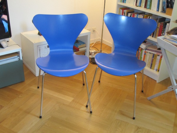 2 Stühle Fritz Hansen 3107 Arne Jacobsen, blau, Topzustand