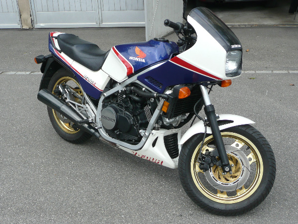 Honda 750 RC 15